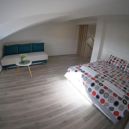 Apartmani Ivkovic+ トレビニエ エクステリア 写真