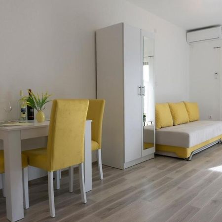 Apartmani Ivkovic+ トレビニエ エクステリア 写真