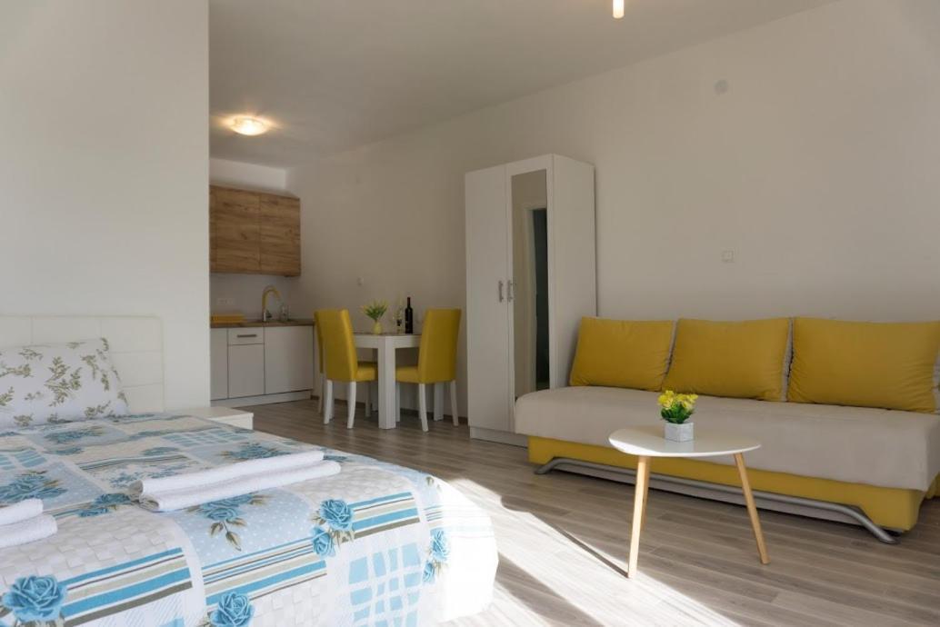 Apartmani Ivkovic+ トレビニエ エクステリア 写真