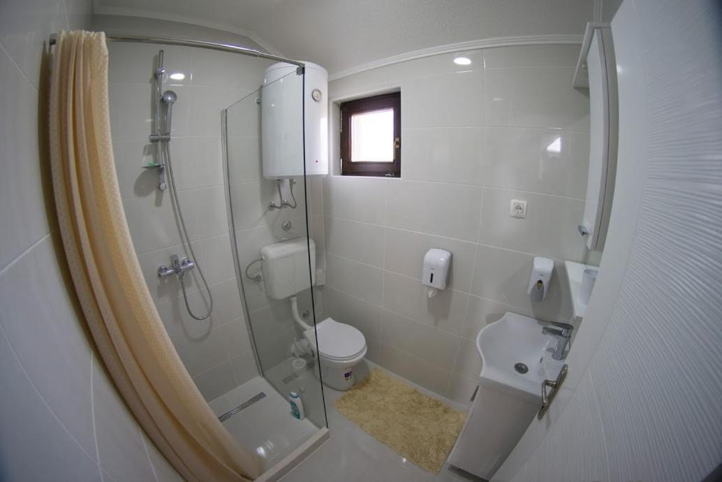 Apartmani Ivkovic+ トレビニエ エクステリア 写真