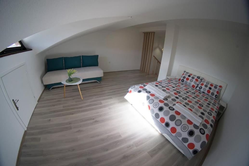 Apartmani Ivkovic+ トレビニエ エクステリア 写真