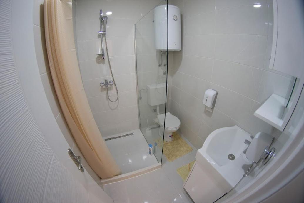 Apartmani Ivkovic+ トレビニエ エクステリア 写真