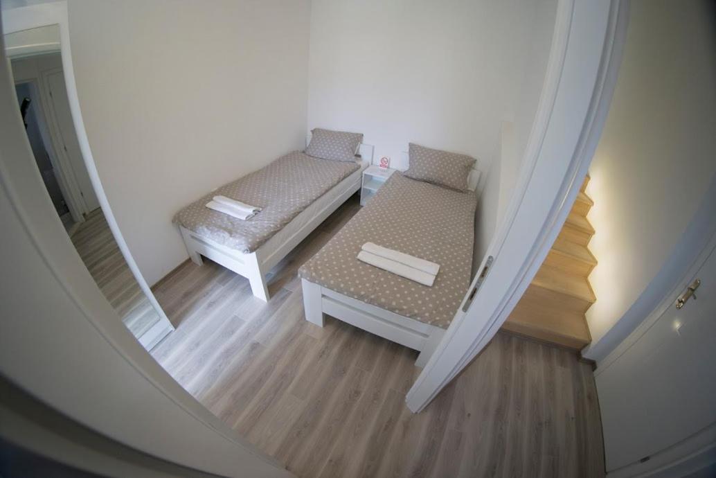 Apartmani Ivkovic+ トレビニエ エクステリア 写真