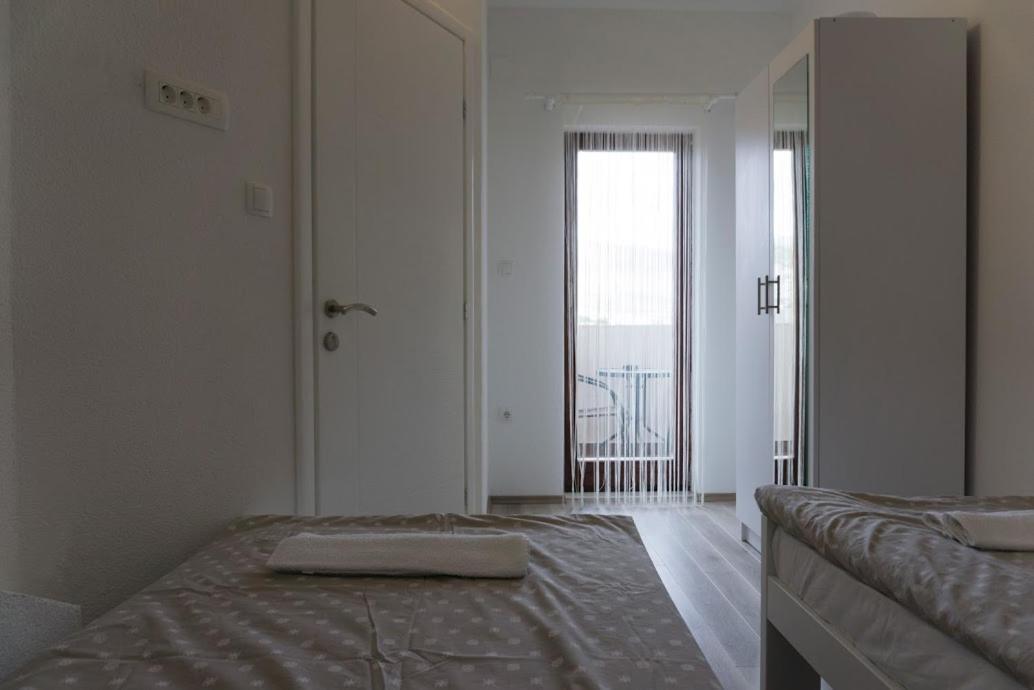 Apartmani Ivkovic+ トレビニエ エクステリア 写真