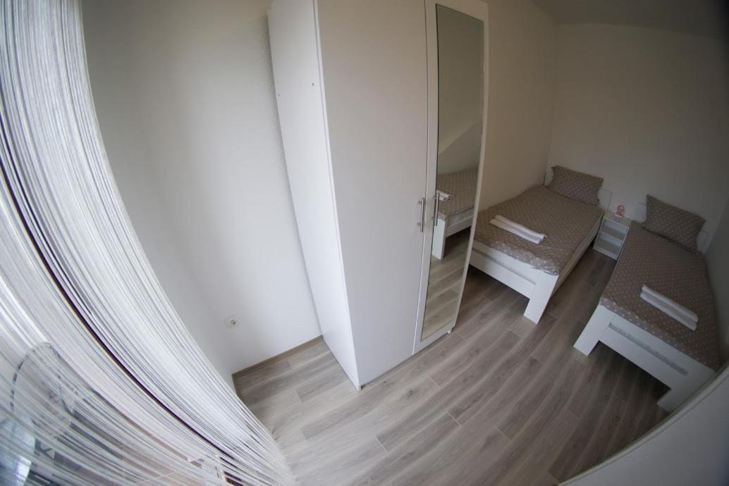 Apartmani Ivkovic+ トレビニエ エクステリア 写真